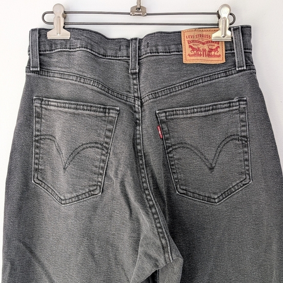 Levi's Women's High Waisted Mom Jeans Charcoal ~ Size 29 - Picture 6 of 10